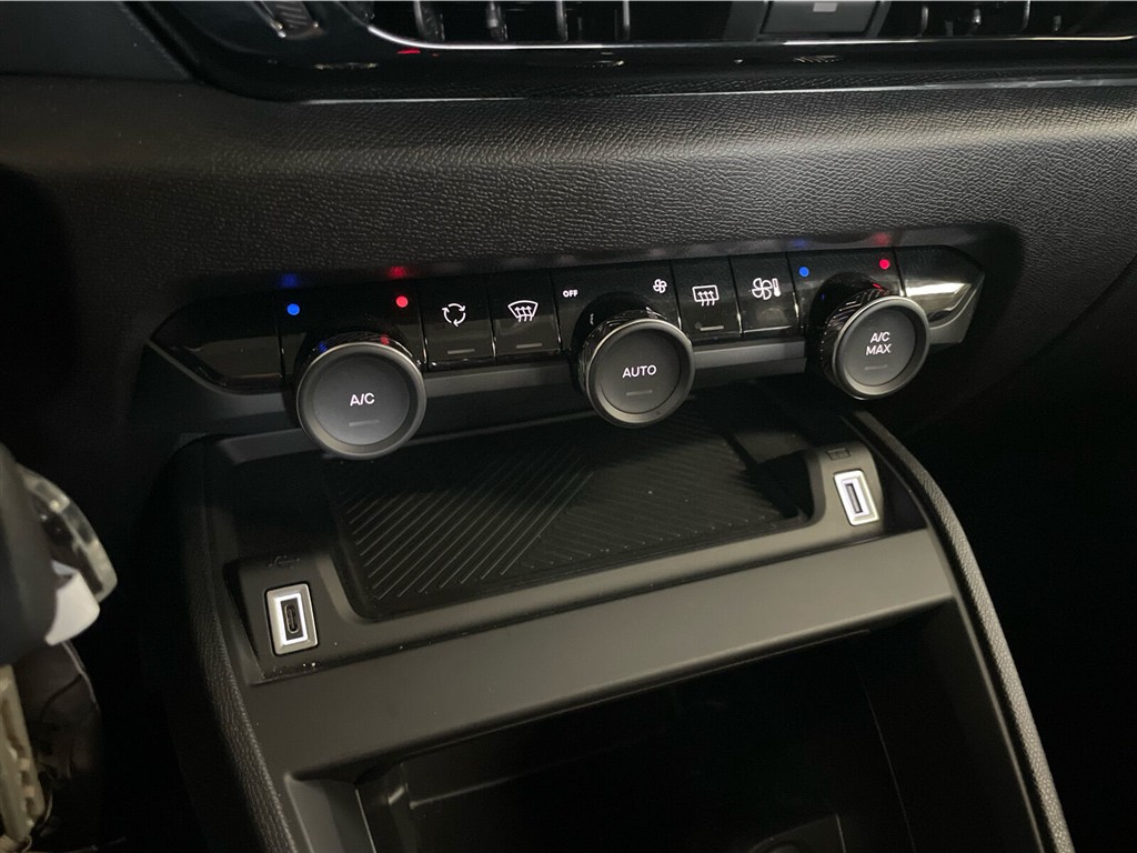 Citroën e-C4 X EL Plus 136HK 5d Aut. - Image 20
