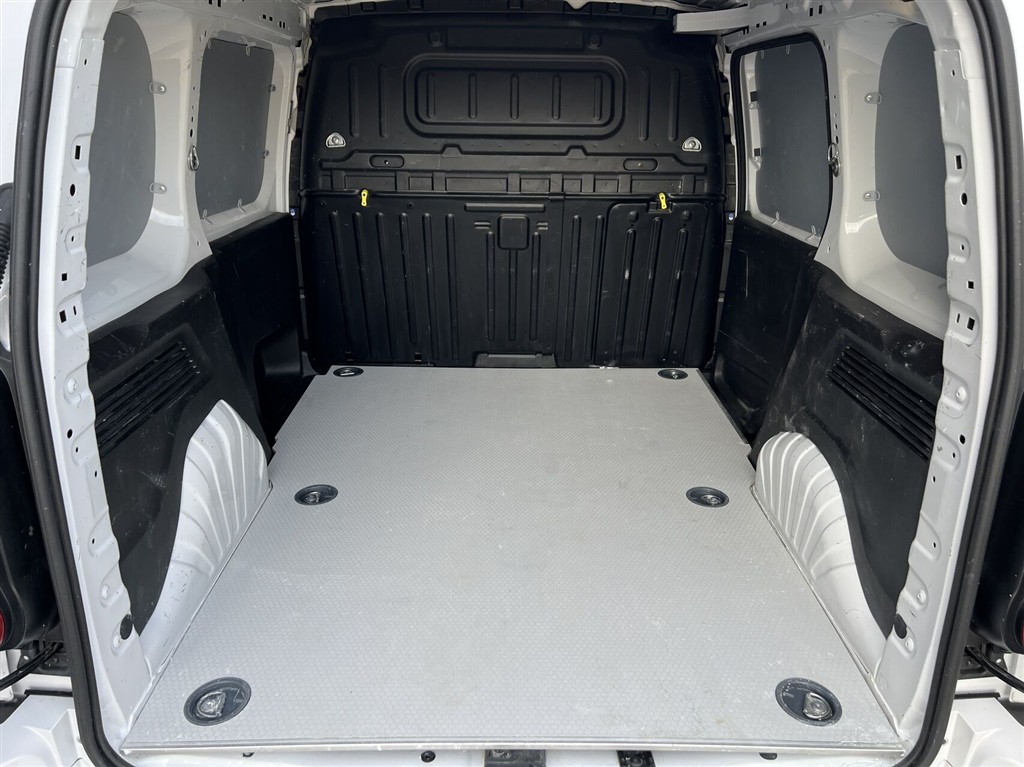 Opel Combo L1V1 1,5 BlueHDi Innovation EAT8 130HK Van 8g Aut. - Image 12