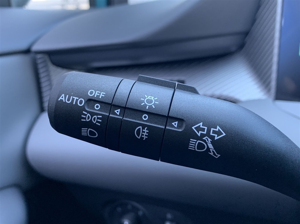 MG MG4 Electric 77 kWh Extended Range RWD Premium MY26 245HK 5d Aut. - Image 17