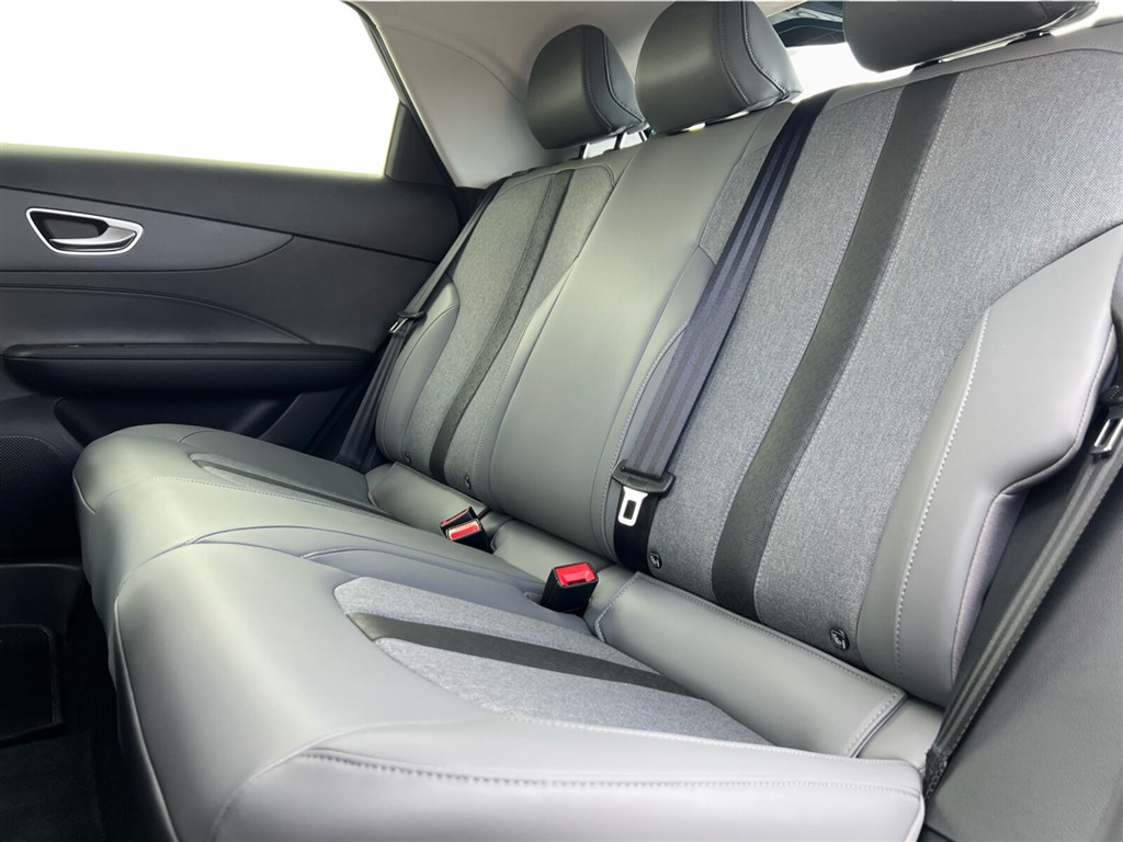 MG MG4 Electric 77 kWh Extended Range RWD Premium MY26 245HK 5d Aut. - Image 11