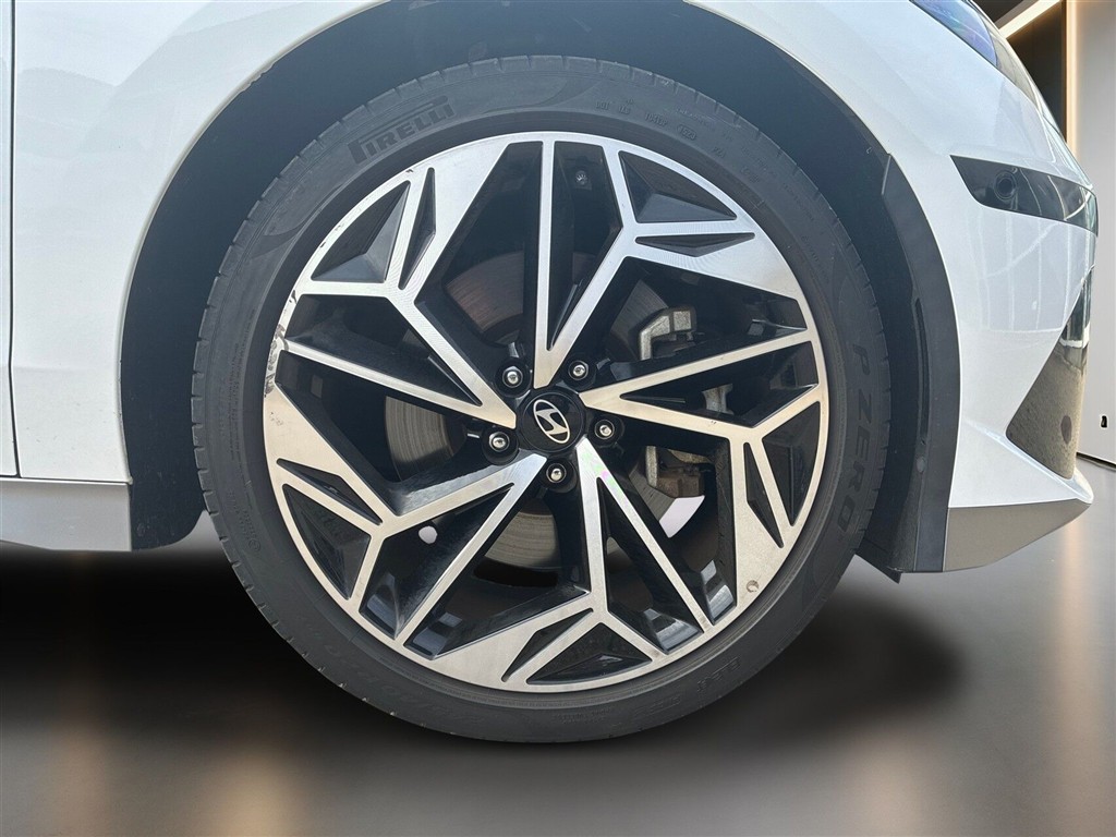 Hyundai Ioniq 6 Electric 77,4 kWh Ultimate 229HK Aut. - Image 6