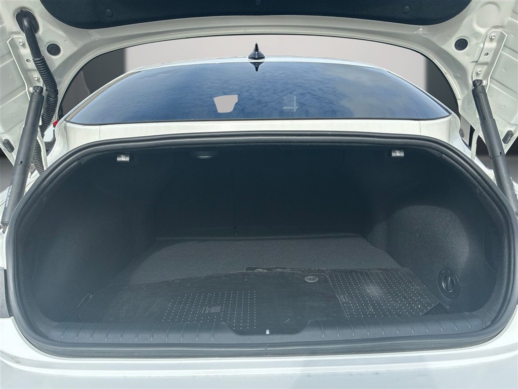 Hyundai Ioniq 6 Electric 77,4 kWh Ultimate 229HK Aut. - Image 8