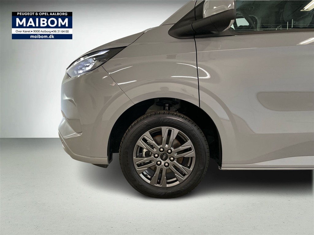 Ford E-Transit Custom 320 L1H1 EL Limited 136HK Van Aut. - Image 7