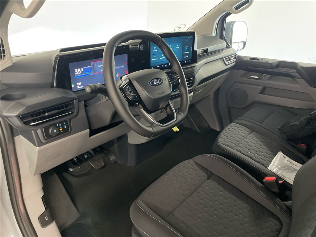 Ford E-Transit Custom 320 L1H1 EL Limited 136HK Van Aut. - Image 11