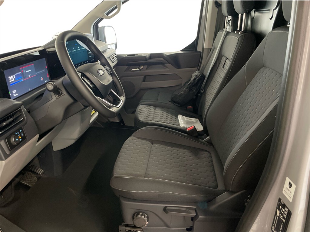 Ford E-Transit Custom 320 L1H1 EL Limited 136HK Van Aut. - Image 15