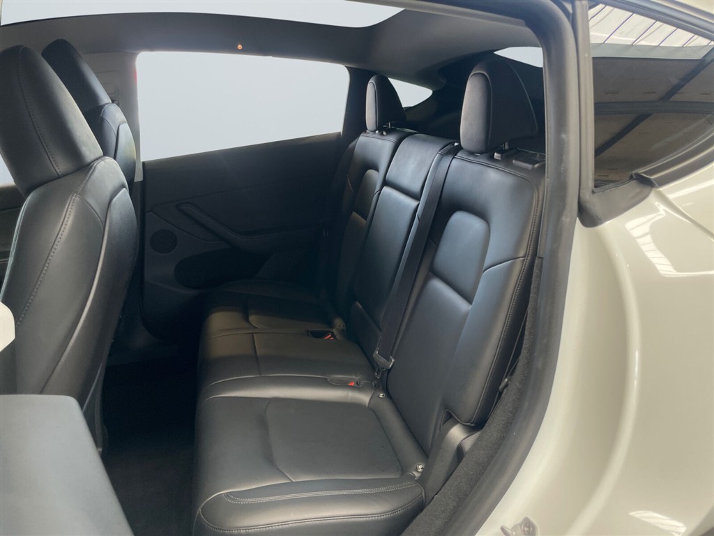 Tesla Model Y EL Long Range AWD 514HK 5d Aut. - Image 14