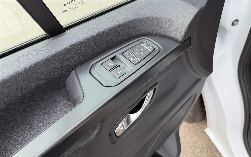 Nissan Primastar L1H1 2,0 DCi N-Connecta 150HK Van 6g Aut. - Image 15