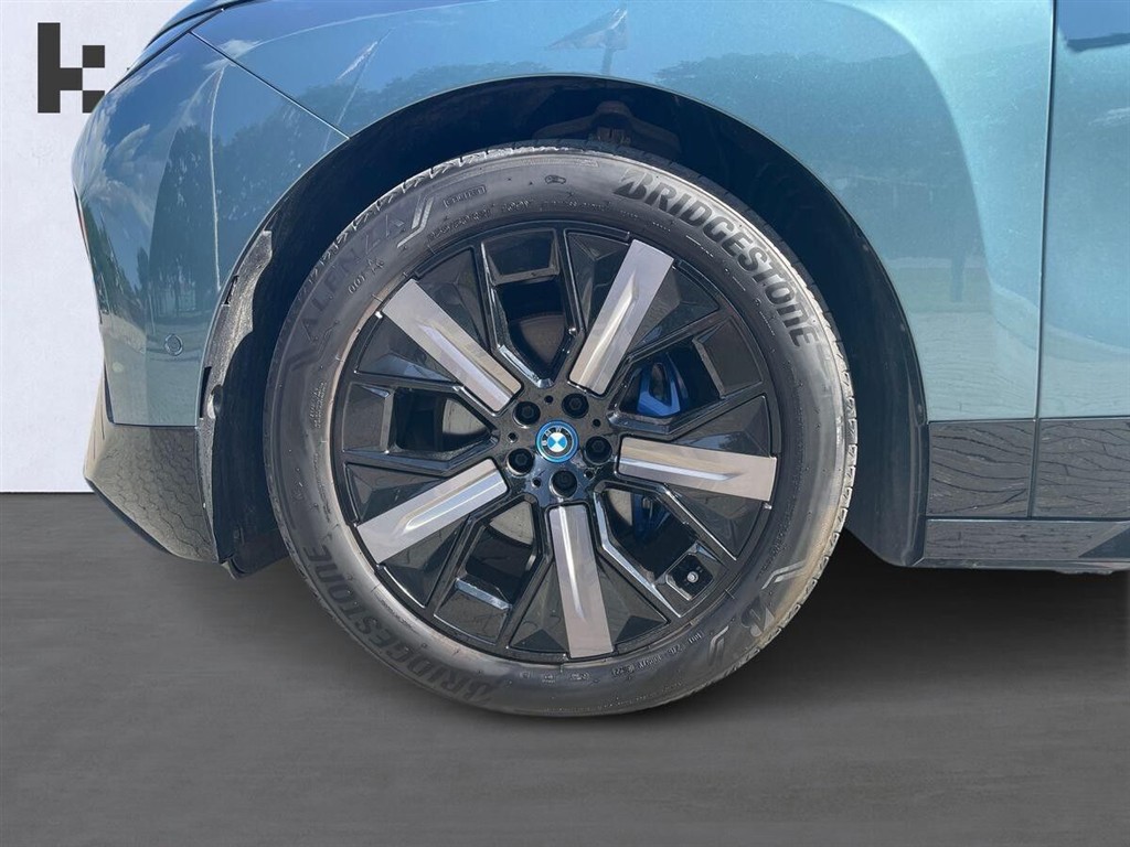 BMW iX 40 EL Fully Charged XDrive 326HK 5d Aut. - Image 9