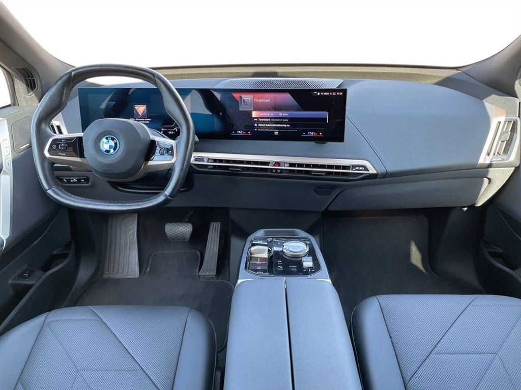 BMW iX 40 EL Fully Charged XDrive 326HK 5d Aut. - Image 10