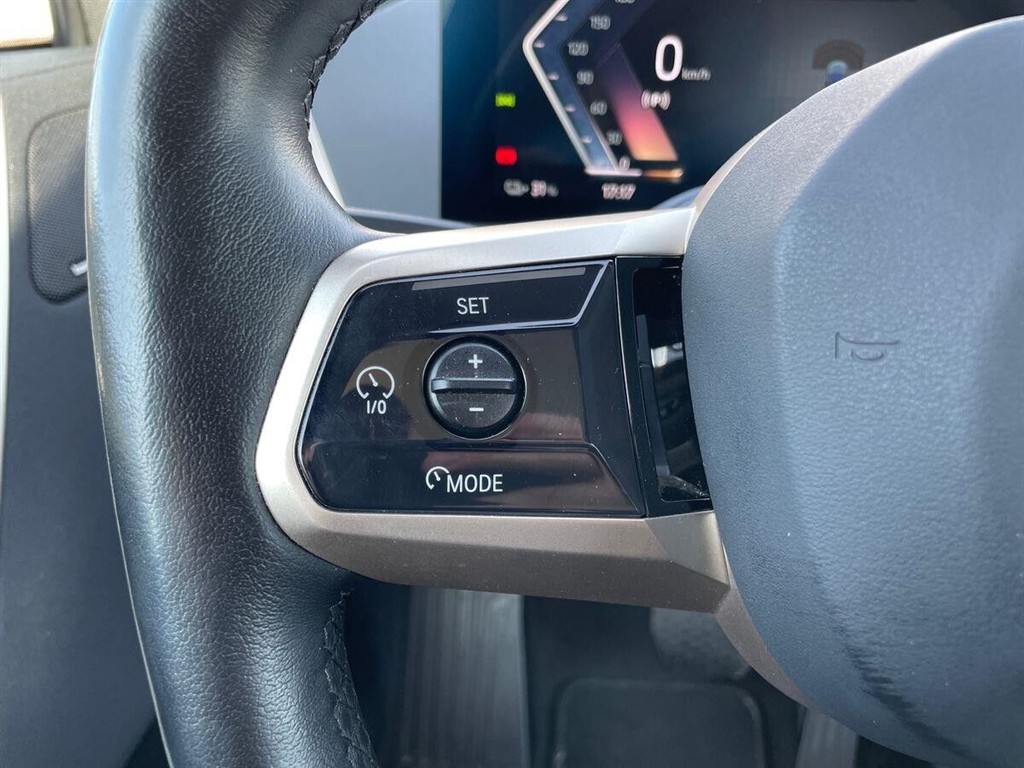 BMW iX 40 EL Fully Charged XDrive 326HK 5d Aut. - Image 19