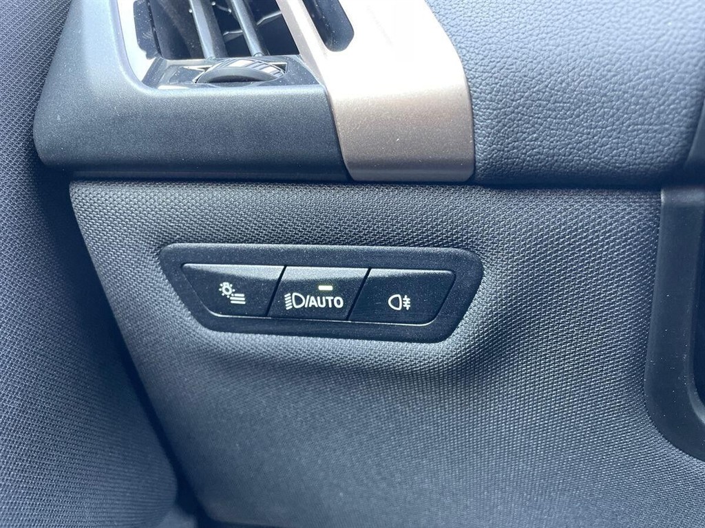 BMW iX 40 EL Fully Charged XDrive 326HK 5d Aut. - Image 18