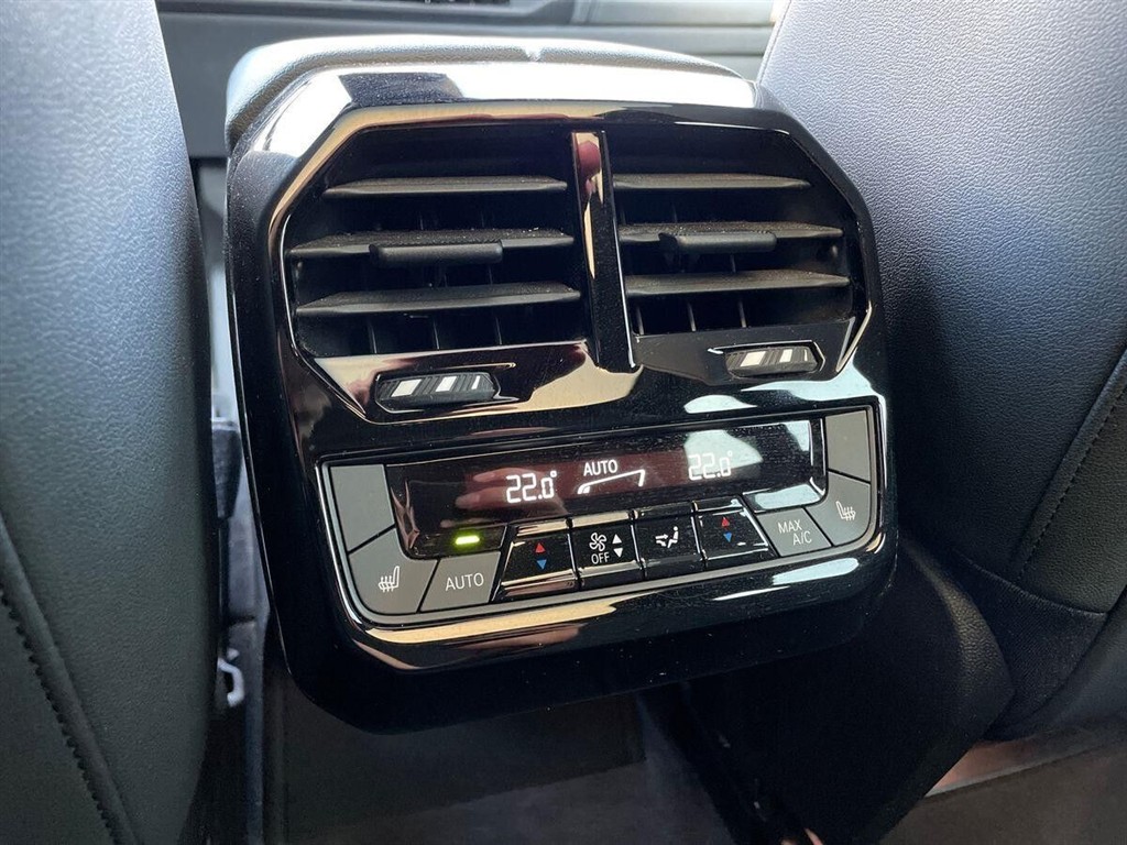 BMW iX 40 EL Fully Charged XDrive 326HK 5d Aut. - Image 23