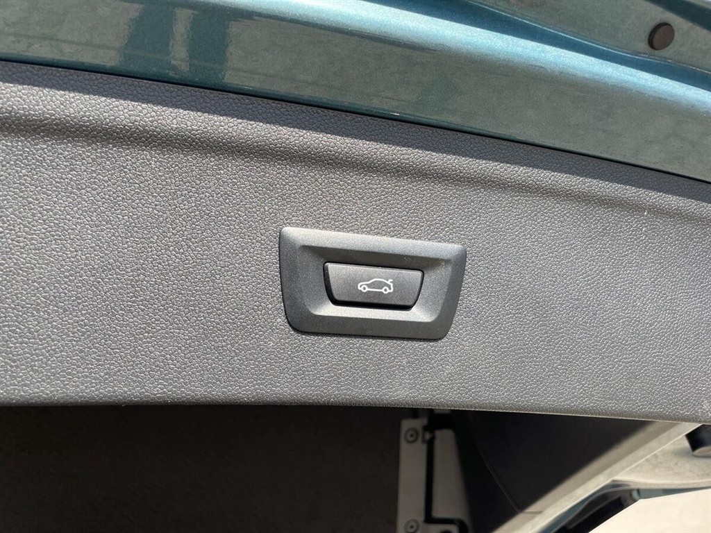 BMW iX 40 EL Fully Charged XDrive 326HK 5d Aut. - Image 28