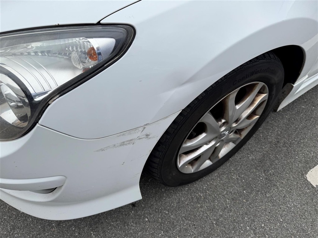 Hyundai i30 1,6 CRDI 90 ECO FL 90HK 5d - Image 5