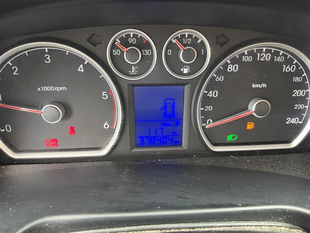 Hyundai i30 1,6 CRDI 90 ECO FL 90HK 5d - Image 13