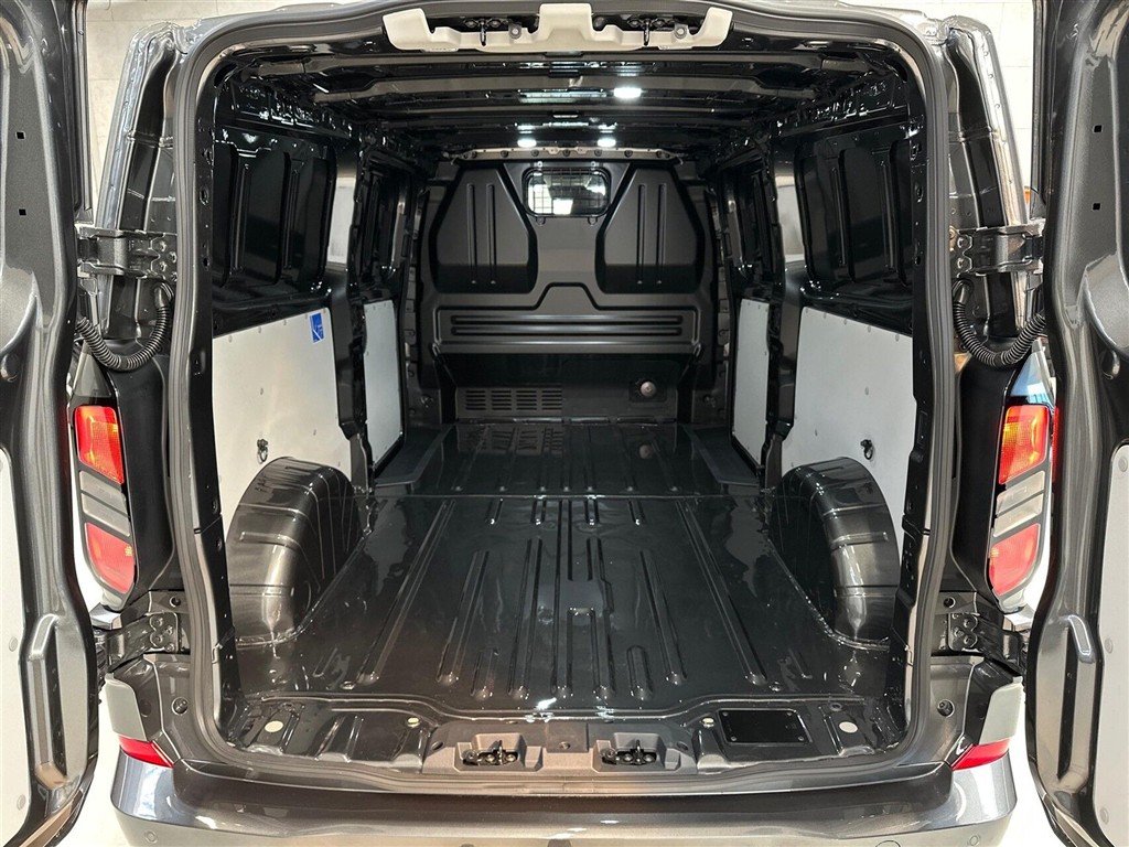 Ford Transit Custom 320 L2H1 2,0 EcoBlue Limited 170HK Van 8g Aut. - Image 6