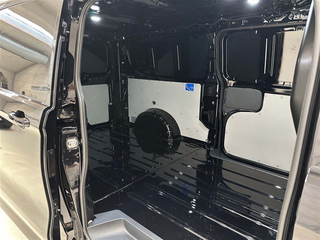 Ford Transit Custom 320 L2H1 2,0 EcoBlue Limited 170HK Van 8g Aut. - Image 12