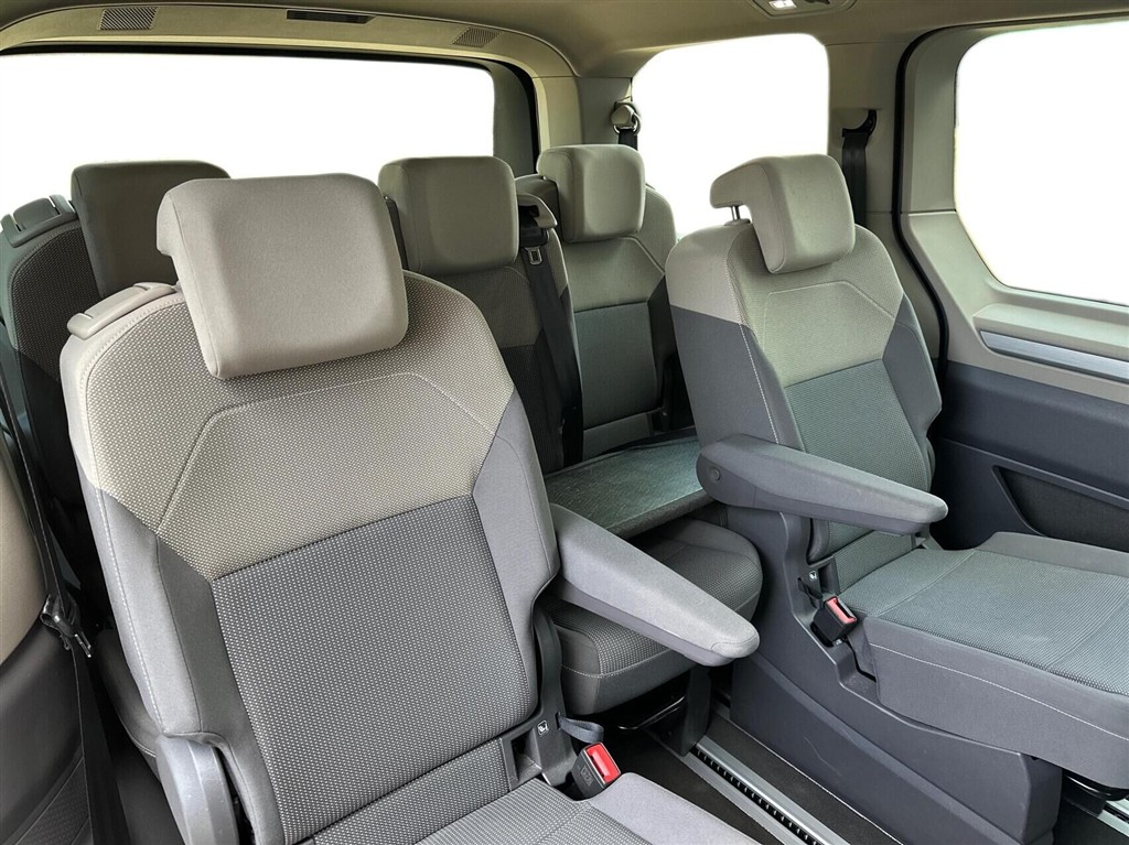 VW Multivan Kort 1,4 TSI Plugin-hybrid Life DSG 218HK 6g Aut. - Image 12