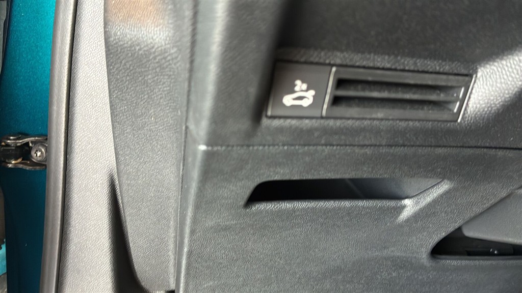 Peugeot e-3008 EL GT Pack 210HK 5d Aut. - Image 15