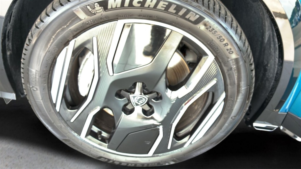 Peugeot e-3008 EL GT Pack 210HK 5d Aut. - Image 18