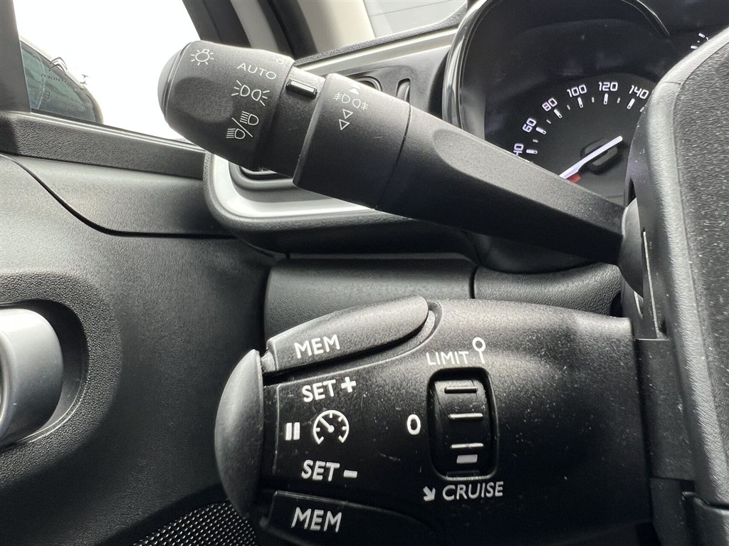 Citroën C3 1,2 PureTech Shine 83HK 5d - Image 14