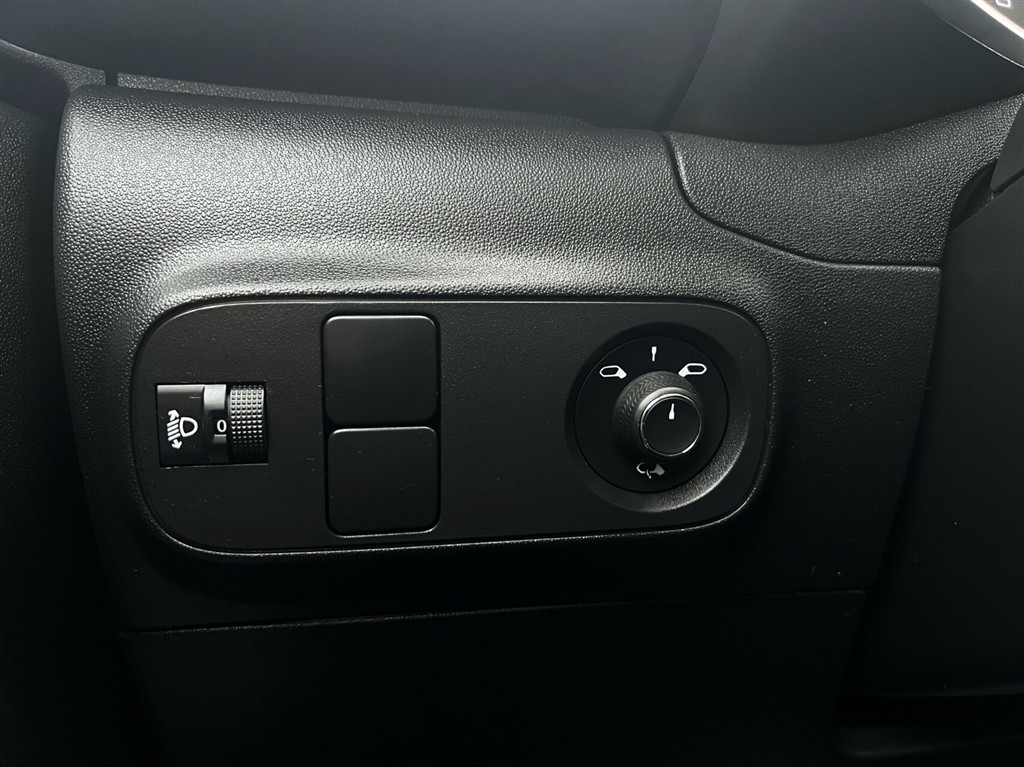 Citroën C3 1,2 PureTech Impress 83HK 5d - Image 17