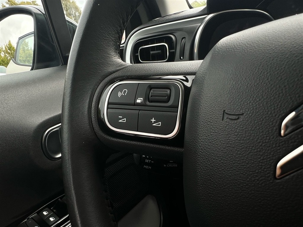 Citroën C3 1,2 PureTech Impress 83HK 5d - Image 12
