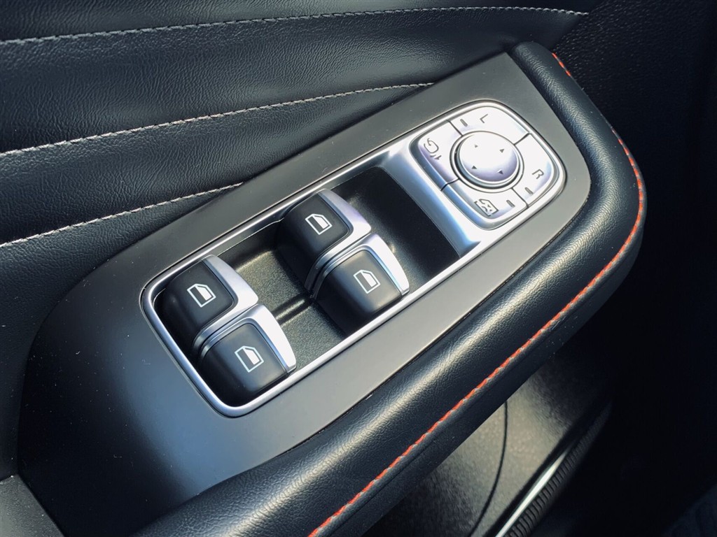 MG EHS 1,5 T-GDi PHEV Luxury 258HK 5d Aut. - Image 22