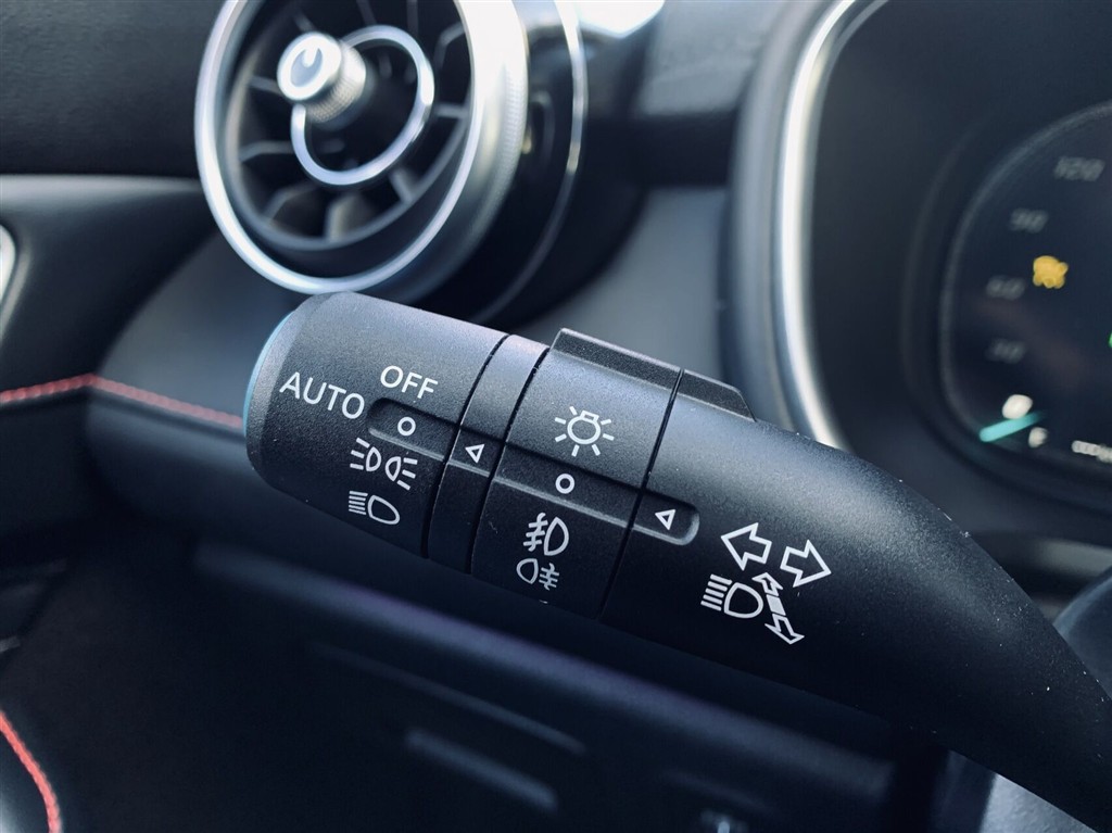 MG EHS 1,5 T-GDi PHEV Luxury 258HK 5d Aut. - Image 21