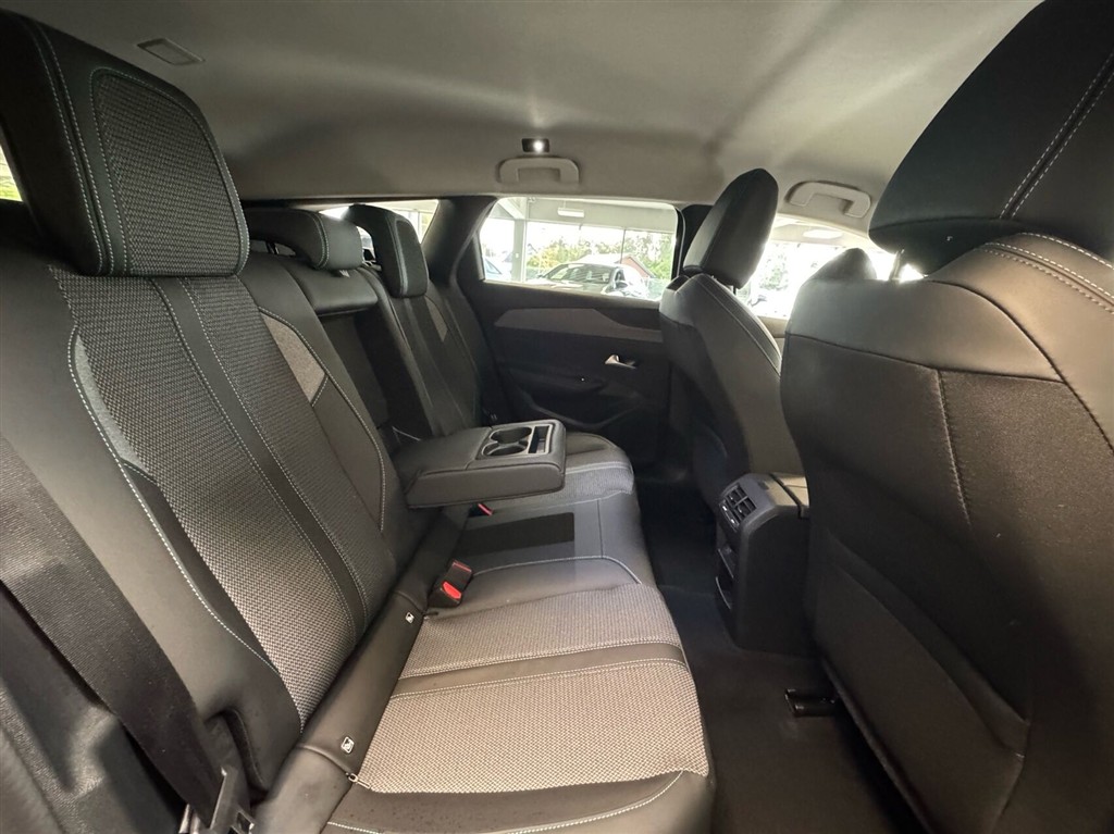 Peugeot e-308 SW EL Allure 156HK Stc Aut. - Image 10
