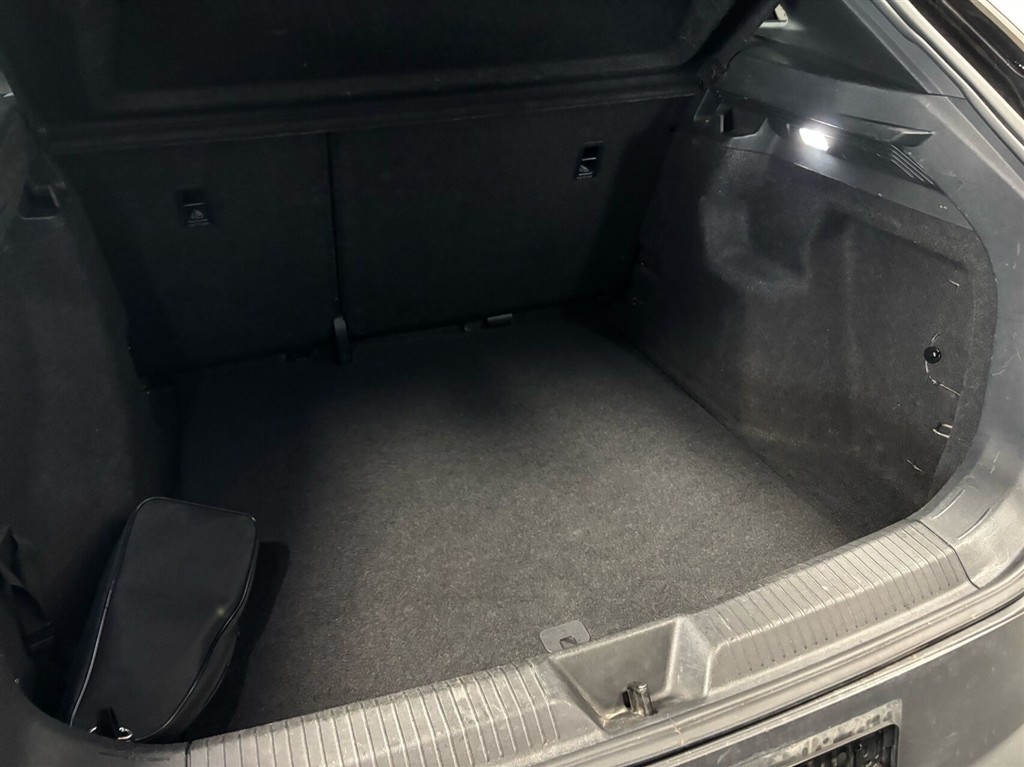 VW ID.4 EL Pro 286HK 5d Aut. - Image 6