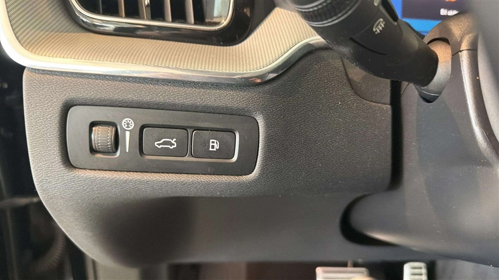 Volvo XC60 2,0 T6 Recharge Plugin-hybrid R-design AWD 350HK 5d 8g Aut. - Image 19