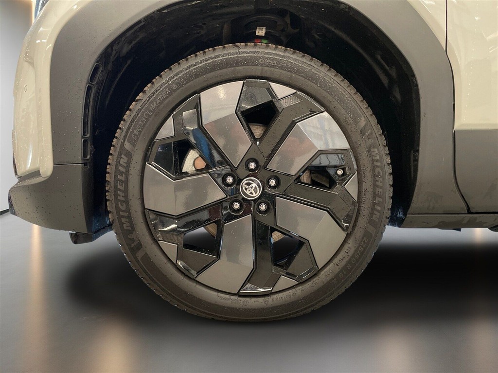 Toyota Urban Cruiser EL Executive AWD 184HK 5d Aut. - Image 6