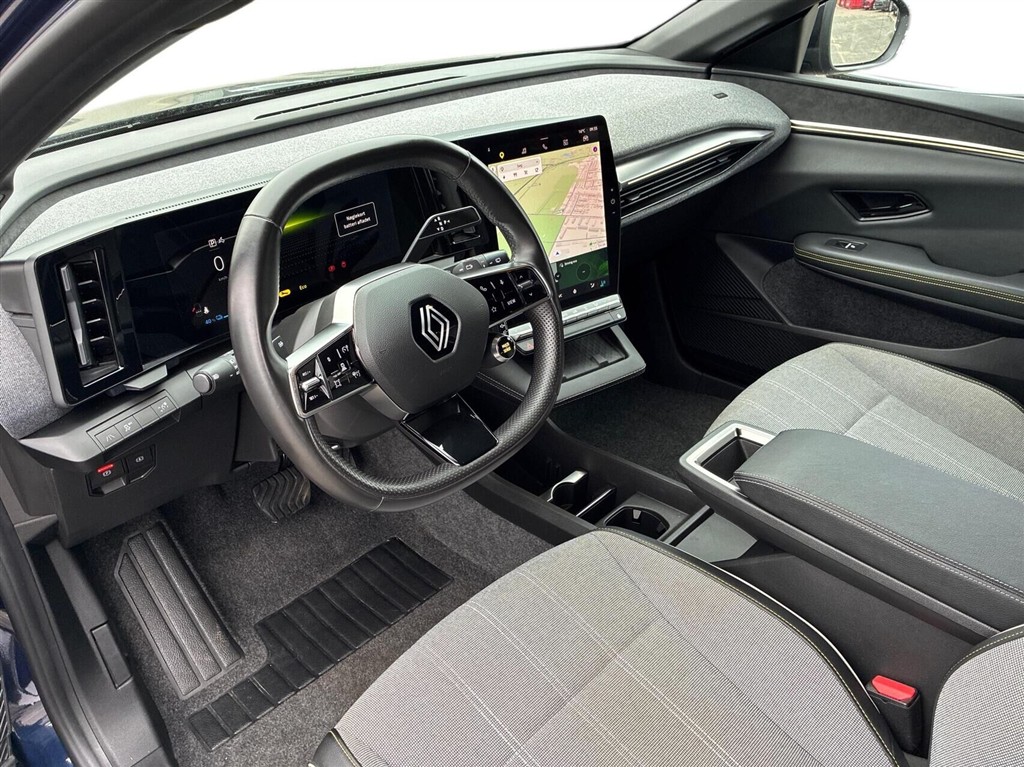 Renault Mégane E-TECH Techno 220HK 5d Aut. - Image 3
