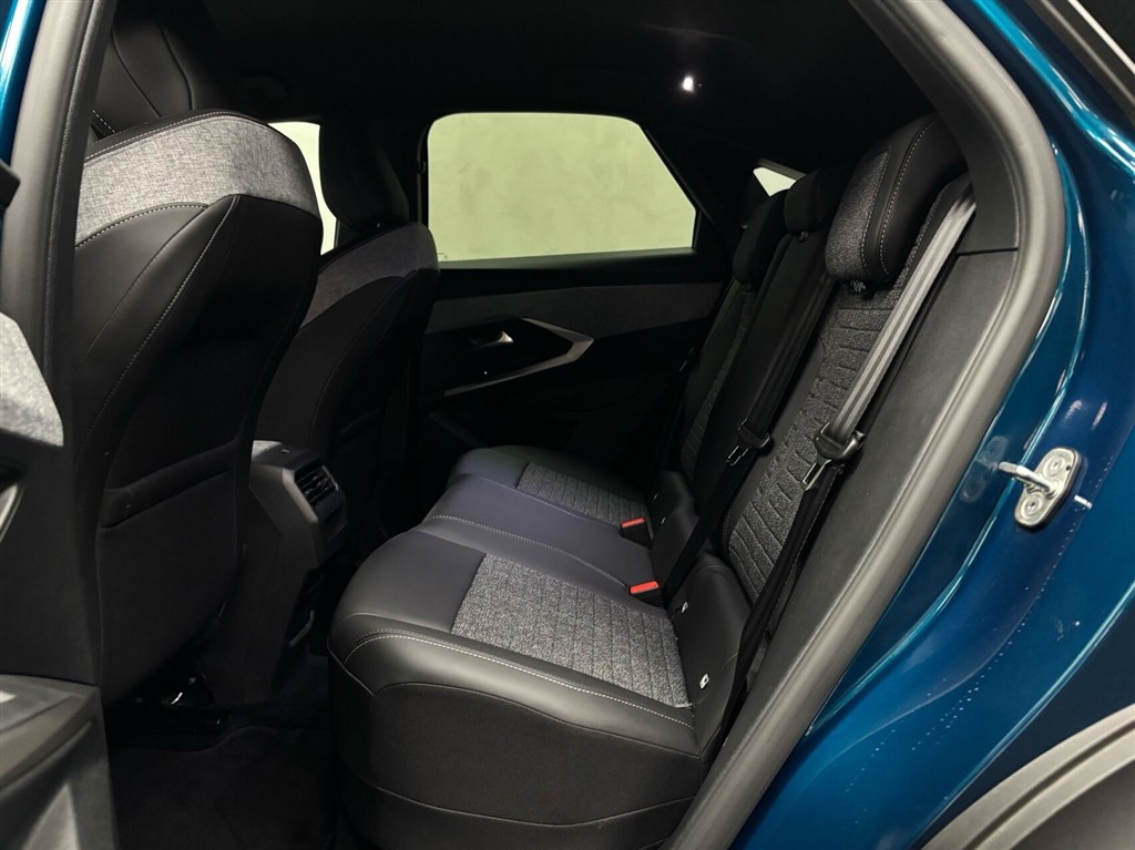 Peugeot e-3008 EL Allure 210HK 5d Aut. - Image 9