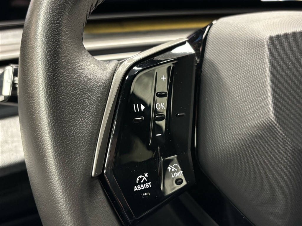 Peugeot e-3008 EL Allure 210HK 5d Aut. - Image 13