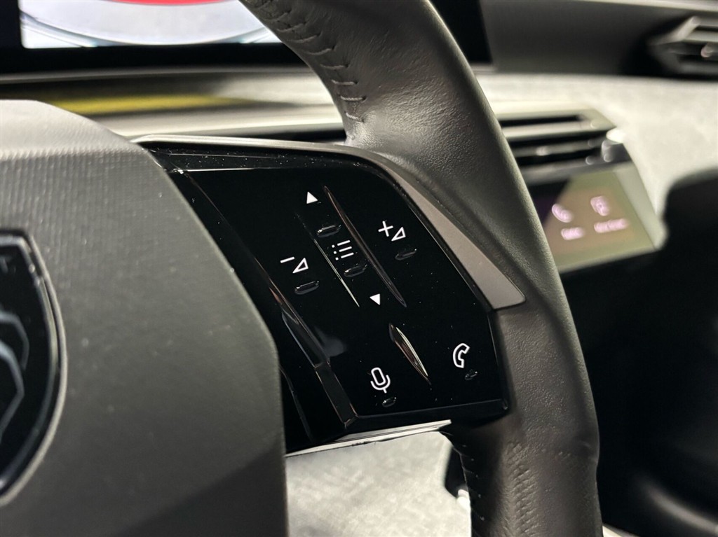 Peugeot e-3008 EL Allure 210HK 5d Aut. - Image 14