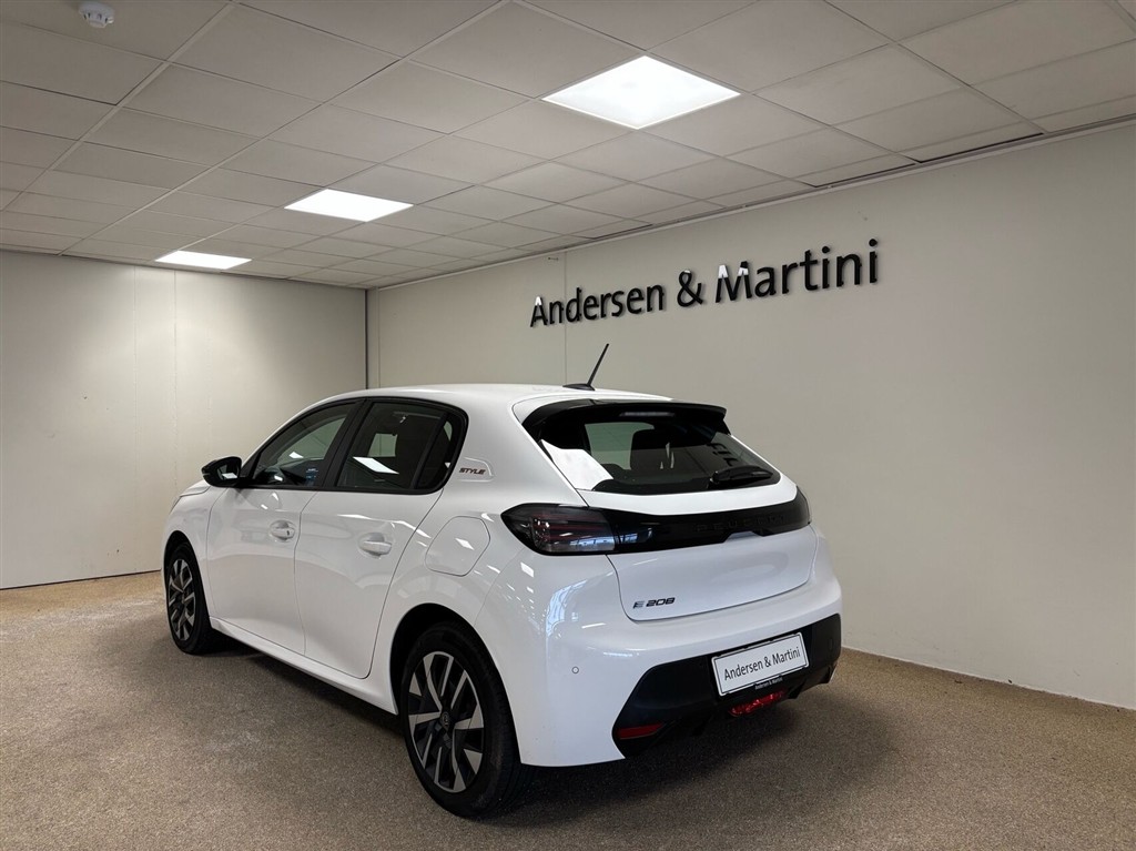 Peugeot e-208 EL Style 136HK 5d Aut. - Image 3