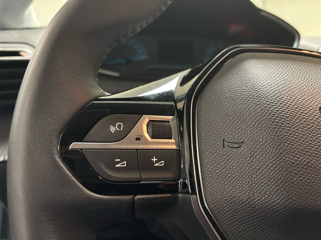 Peugeot e-208 EL Style 136HK 5d Aut. - Image 8