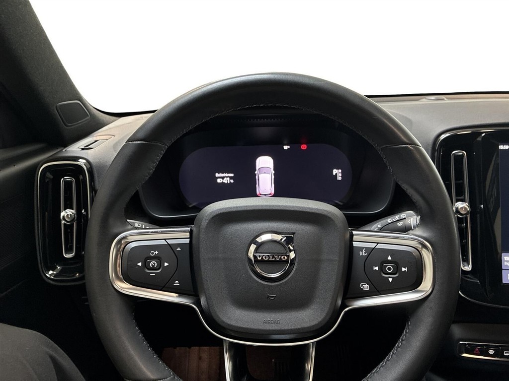 Volvo XC40 Recharge Extended Range Core 252HK 5d Aut. - Image 11