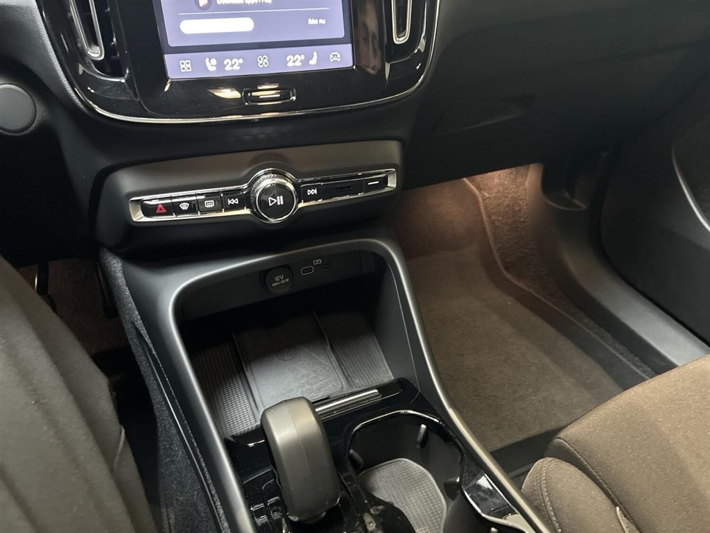 Volvo XC40 Recharge Extended Range Core 252HK 5d Aut. - Image 13