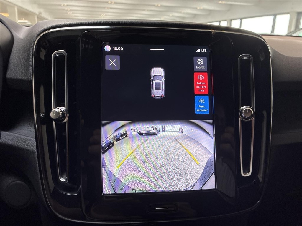 Volvo XC40 Recharge Extended Range Core 252HK 5d Aut. - Image 14