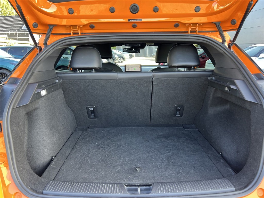 MG MG4 Electric 64 kWh LR RWD Luxury 204HK 5d Aut. - Image 12