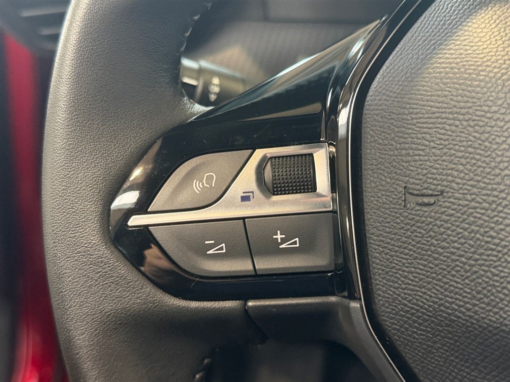 Peugeot e-2008 EL Allure Pack 136HK 5d Aut. - Image 17