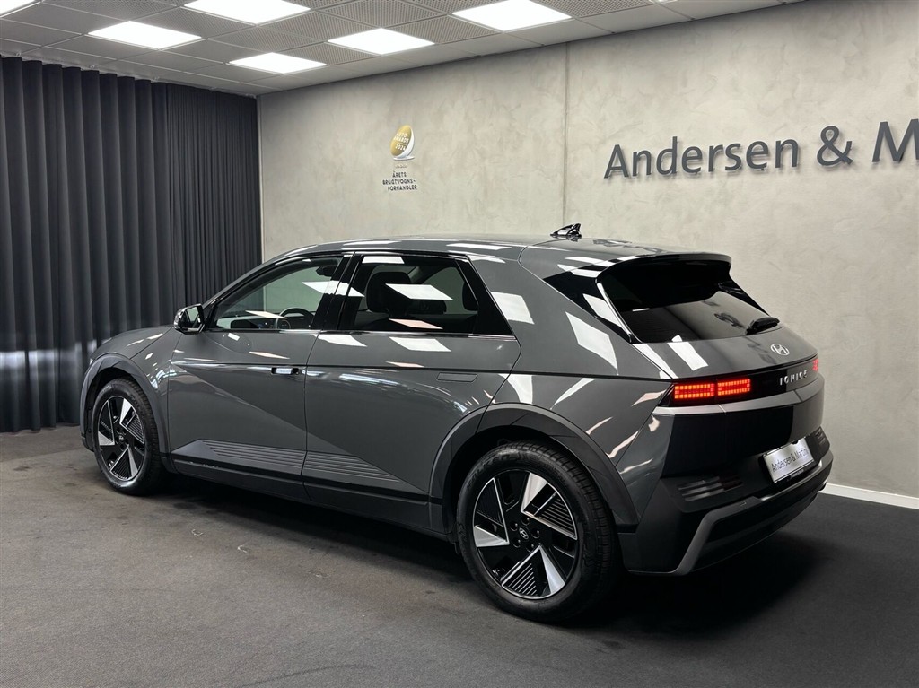 Hyundai Ioniq 5 Electric 84 kWh Core Plus 229HK 5d Aut. - Image 4