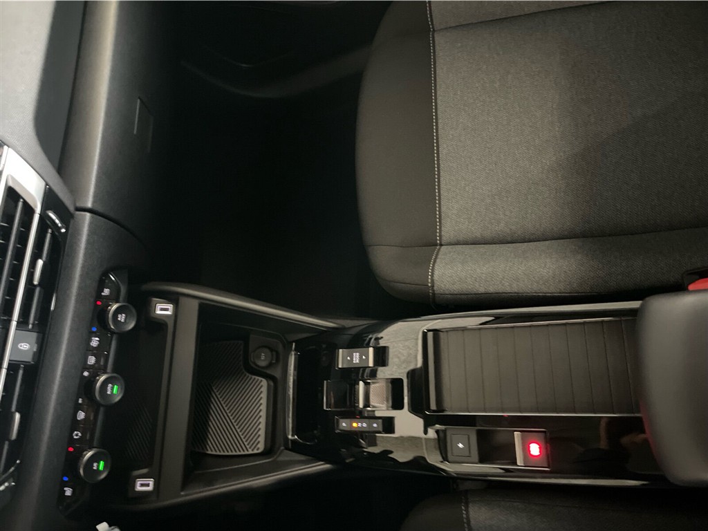 Citroën e-C4 EL Feel 136HK 5d Aut. - Image 16