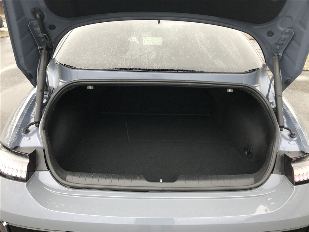 Hyundai Ioniq 6 Electric 77,4 kWh Ultimate 229HK Aut. - Image 5