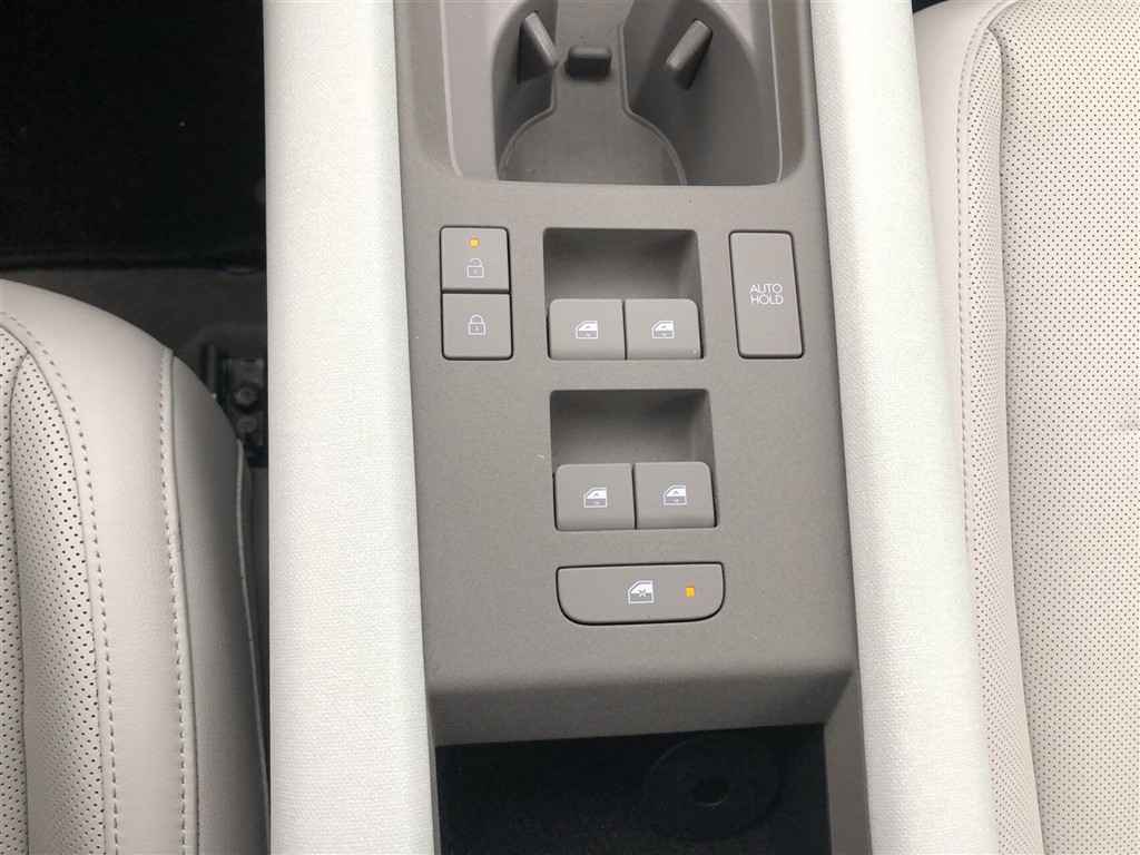 Hyundai Ioniq 6 Electric 77,4 kWh Ultimate 229HK Aut. - Image 13