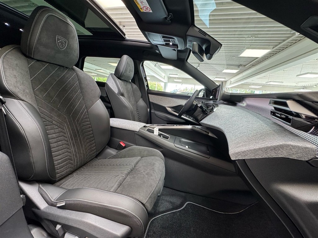 Peugeot e-5008 EL GT Pack 210HK 5d Aut. - Image 9