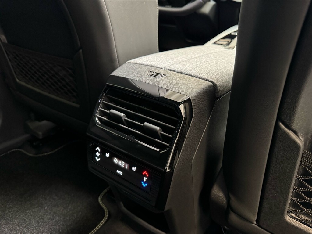 Peugeot e-5008 EL GT Pack 210HK 5d Aut. - Image 14